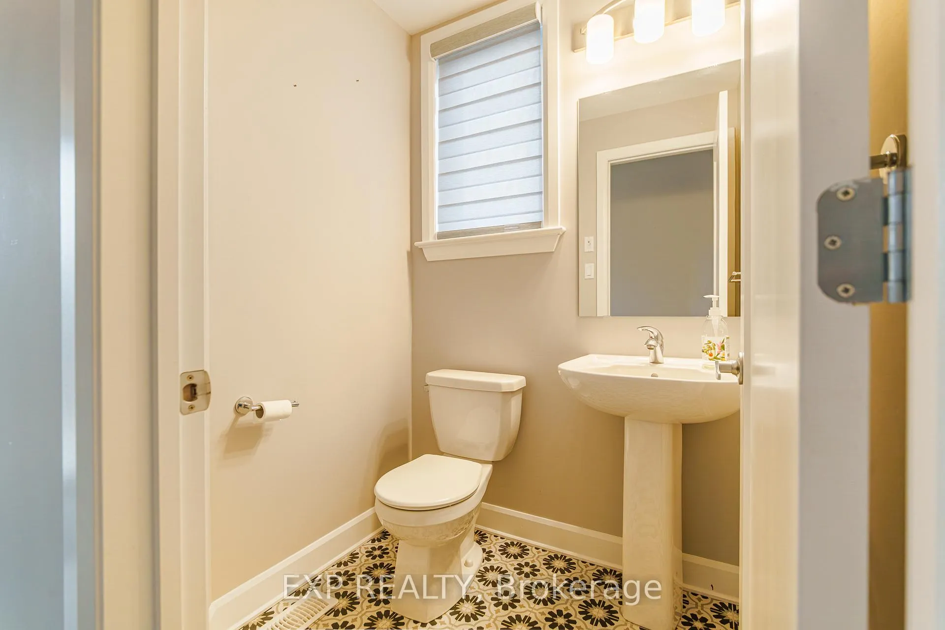 Photo 4 of 896 Sendero Way, Ottawa, Remainder of Stittsville & Area — HOMEH