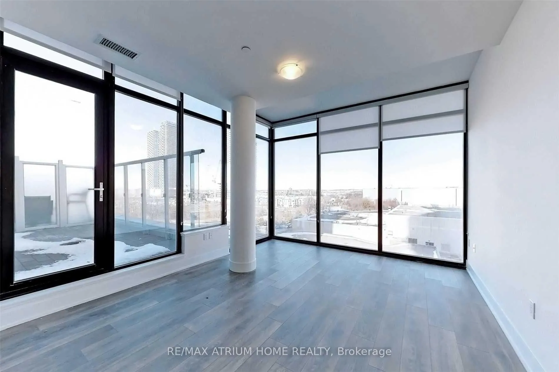 Photo 5 of Unit 611, 2908 Highway 7 Road, Vaughan, Concord — HOMEH