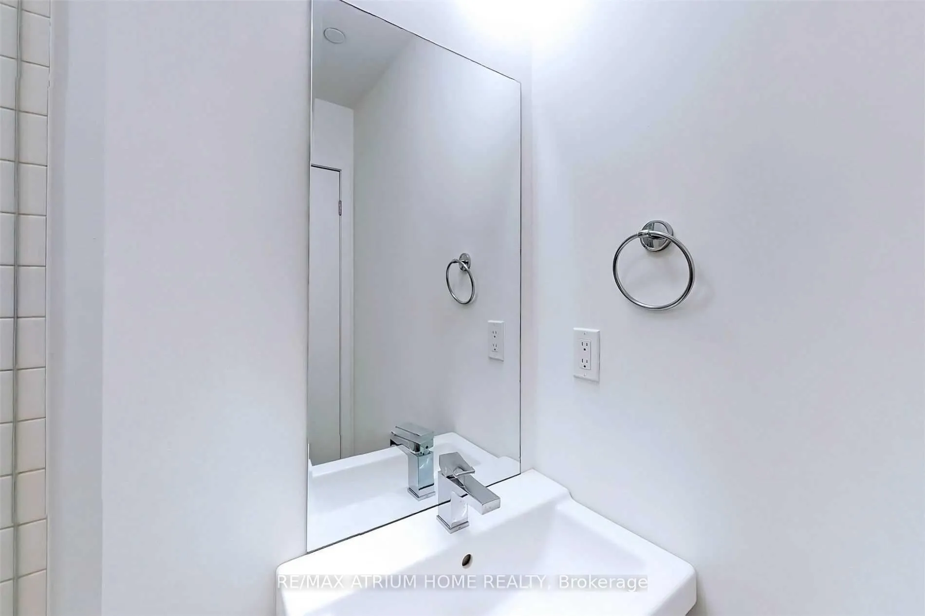 Photo 25 of Unit 611, 2908 Highway 7 Road, Vaughan, Concord — HOMEH