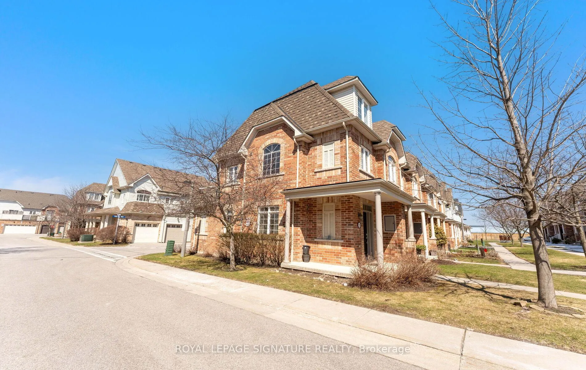Photo 2 of 23 Yewtree Way, Whitby, Pringle Creek — HOMEH
