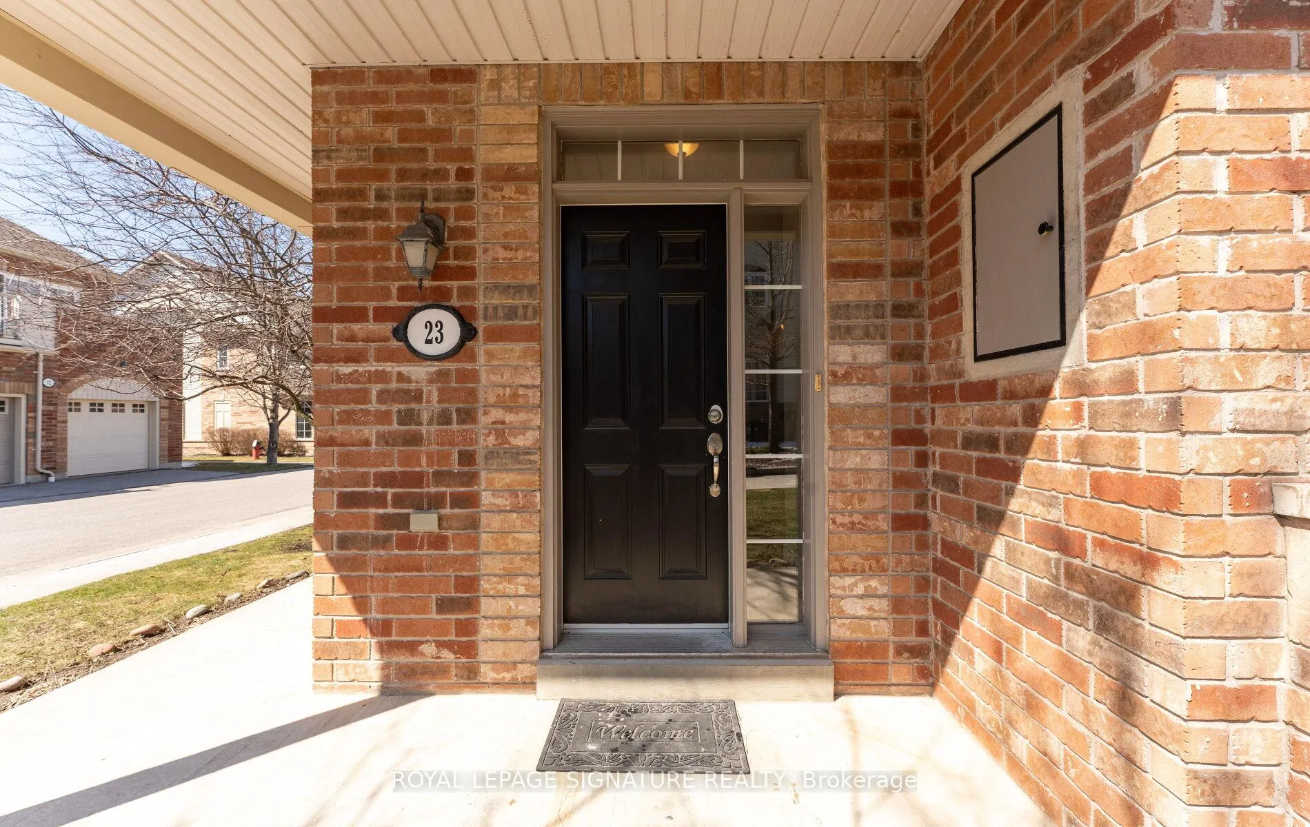 Photo 4 of 23 Yewtree Way, Whitby, Pringle Creek — HOMEH