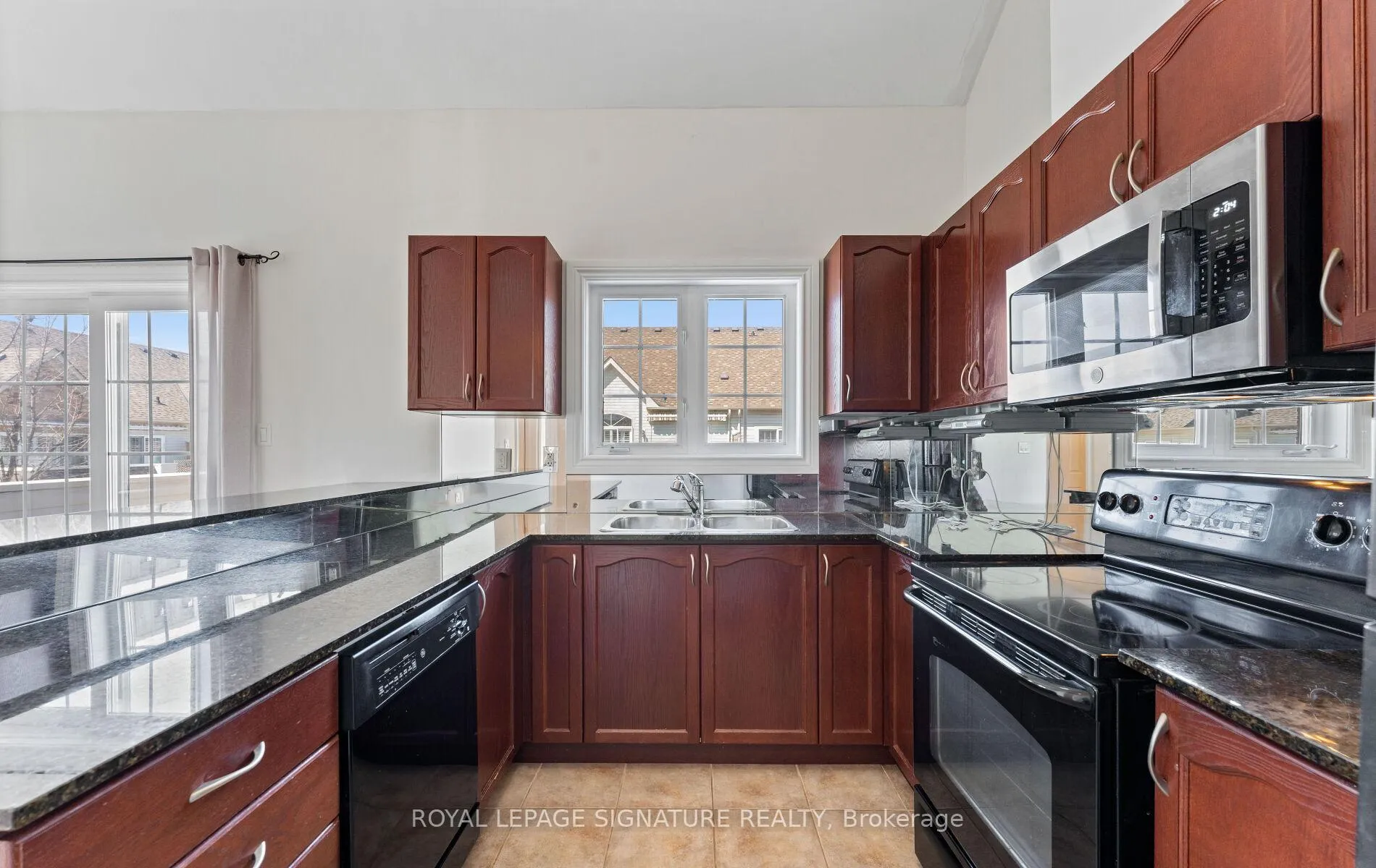Photo 16 of 23 Yewtree Way, Whitby, Pringle Creek — HOMEH