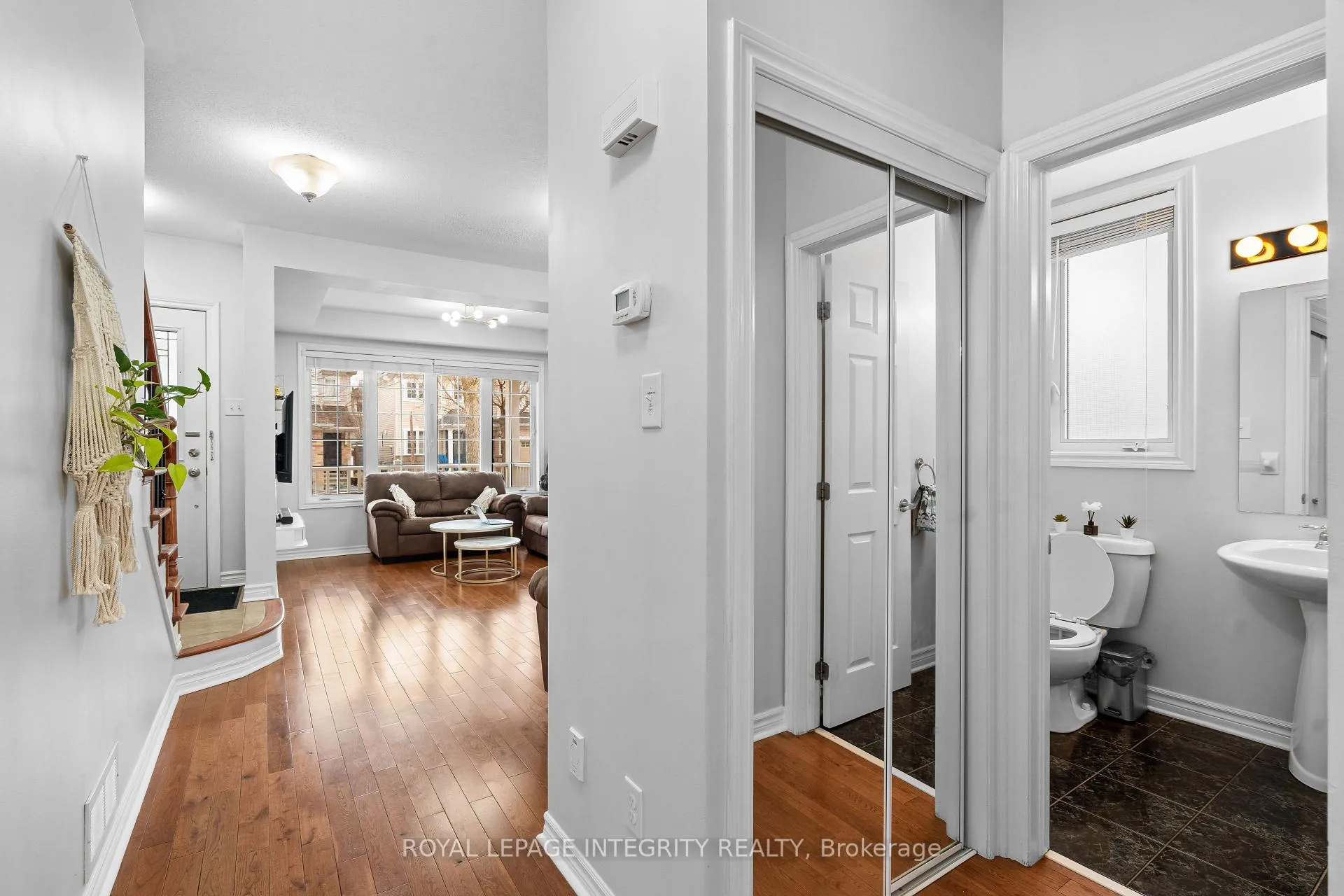 Photo 3 of 102 Sonesta Circle, Ottawa, Stittsville (North) — HOMEH