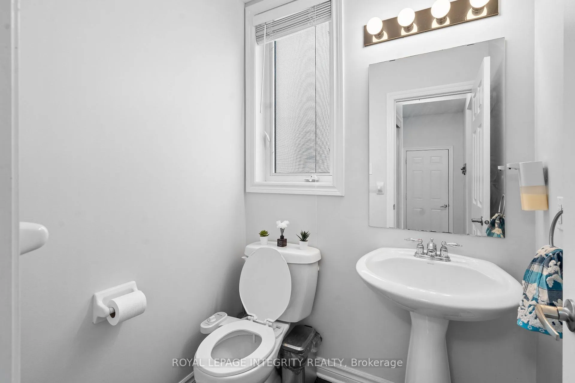 Photo 5 of 102 Sonesta Circle, Ottawa, Stittsville (North) — HOMEH