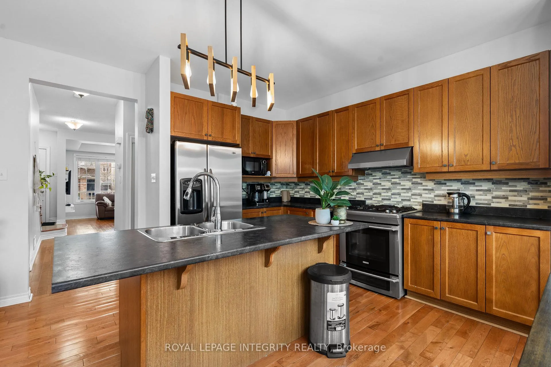 Photo 6 of 102 Sonesta Circle, Ottawa, Stittsville (North) — HOMEH