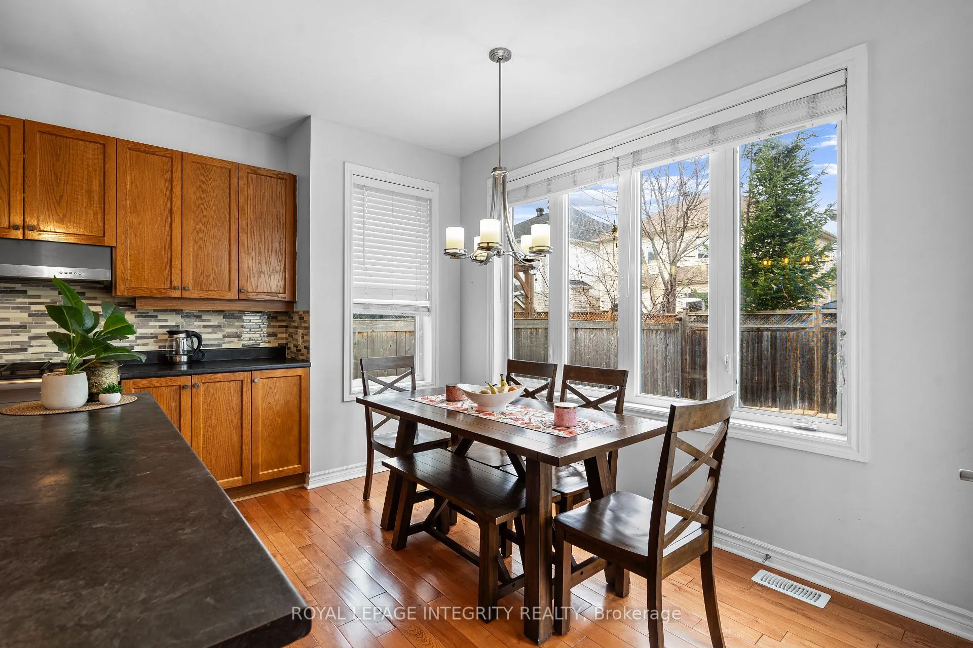 Photo 9 of 102 Sonesta Circle, Ottawa, Stittsville (North) — HOMEH