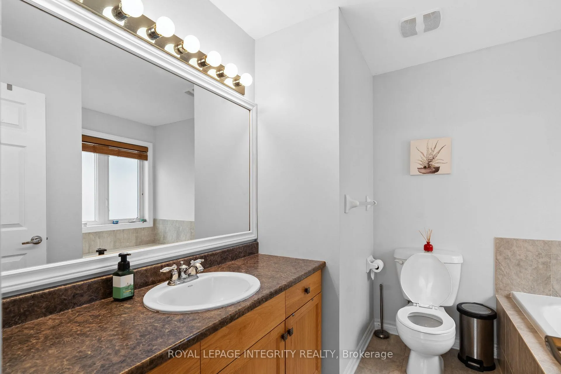 Photo 16 of 102 Sonesta Circle, Ottawa, Stittsville (North) — HOMEH