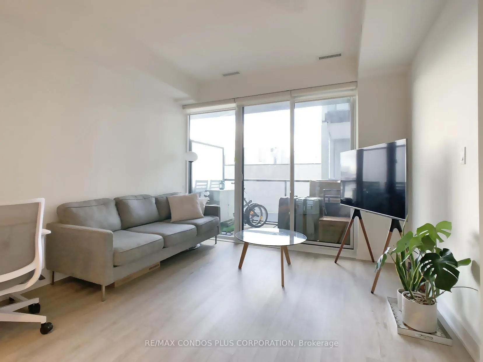 Photo 2 of Unit 1519, 576 Front Street W, Toronto, Waterfront Communities — HOMEH