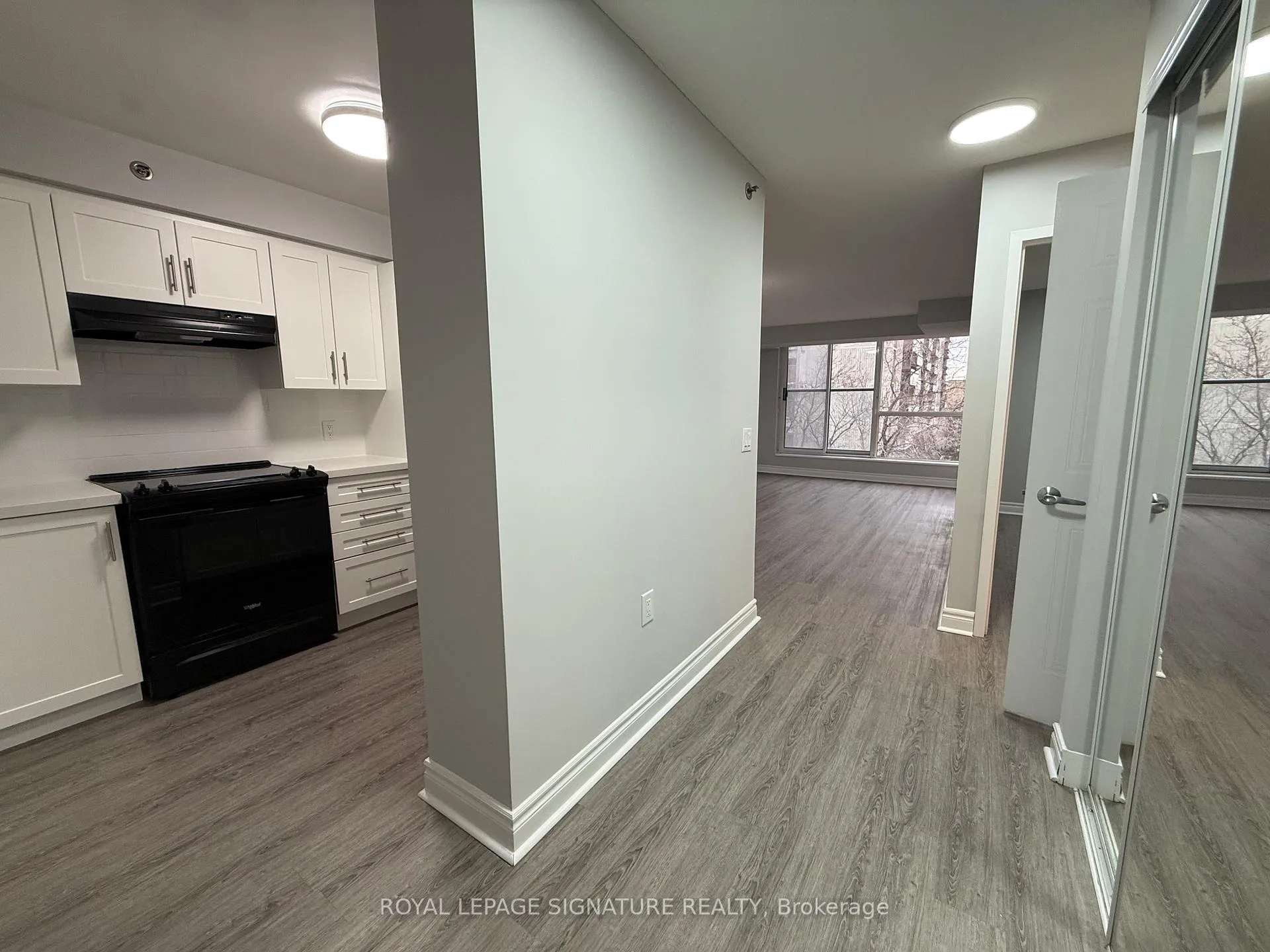Photo 5 of Unit 508, 2 Neptune Drive, Toronto, Englemount-Lawrence — HOMEH