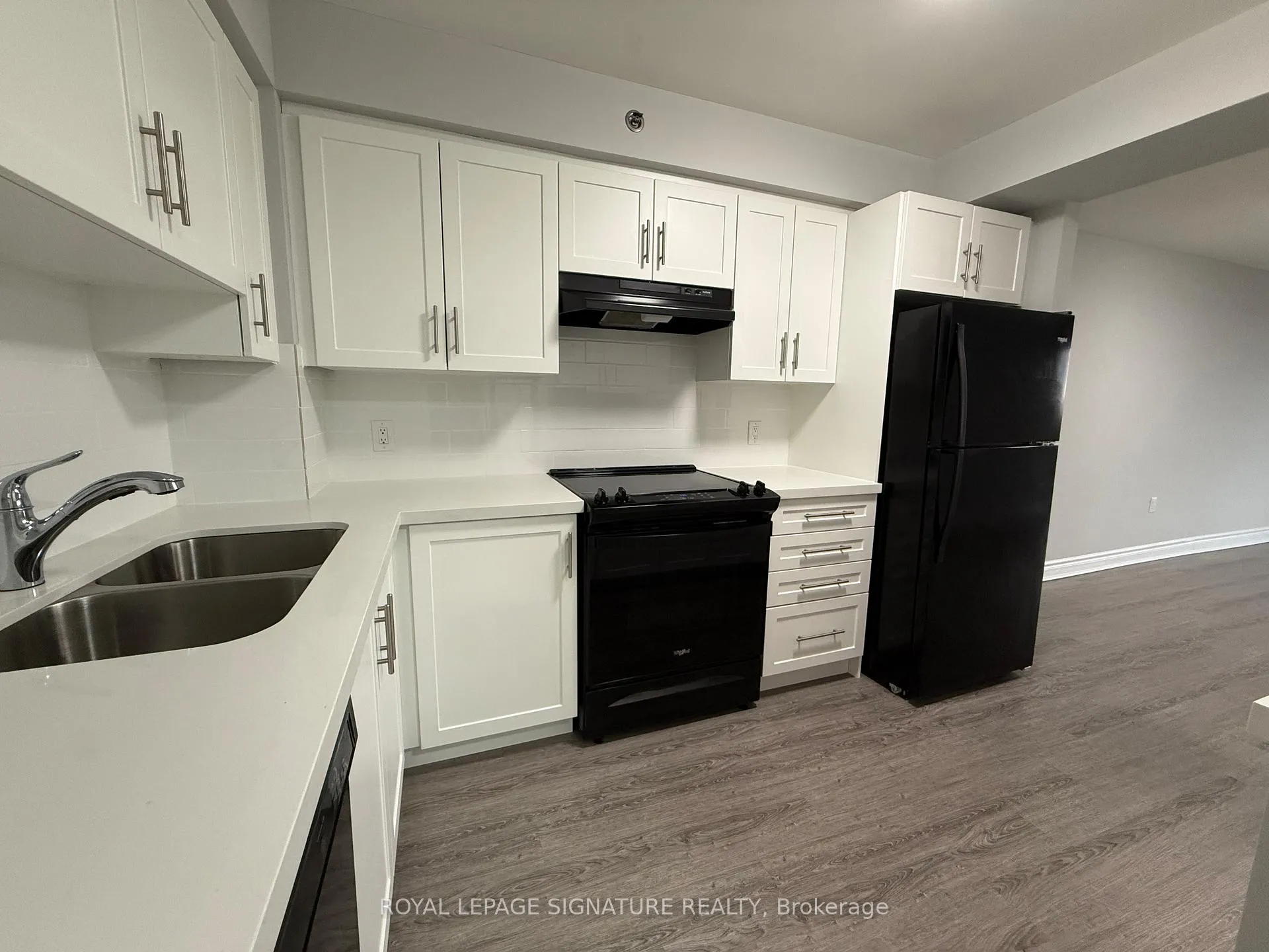 Photo 6 of Unit 508, 2 Neptune Drive, Toronto, Englemount-Lawrence — HOMEH