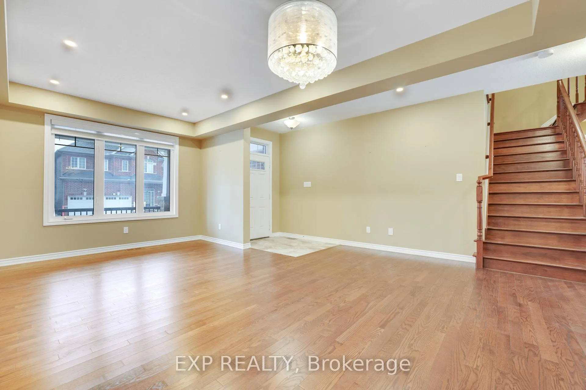 Photo 4 of 210 Rivertree Street, Ottawa, Kanata - Emerald Meadows/Trailwest — HOMEH
