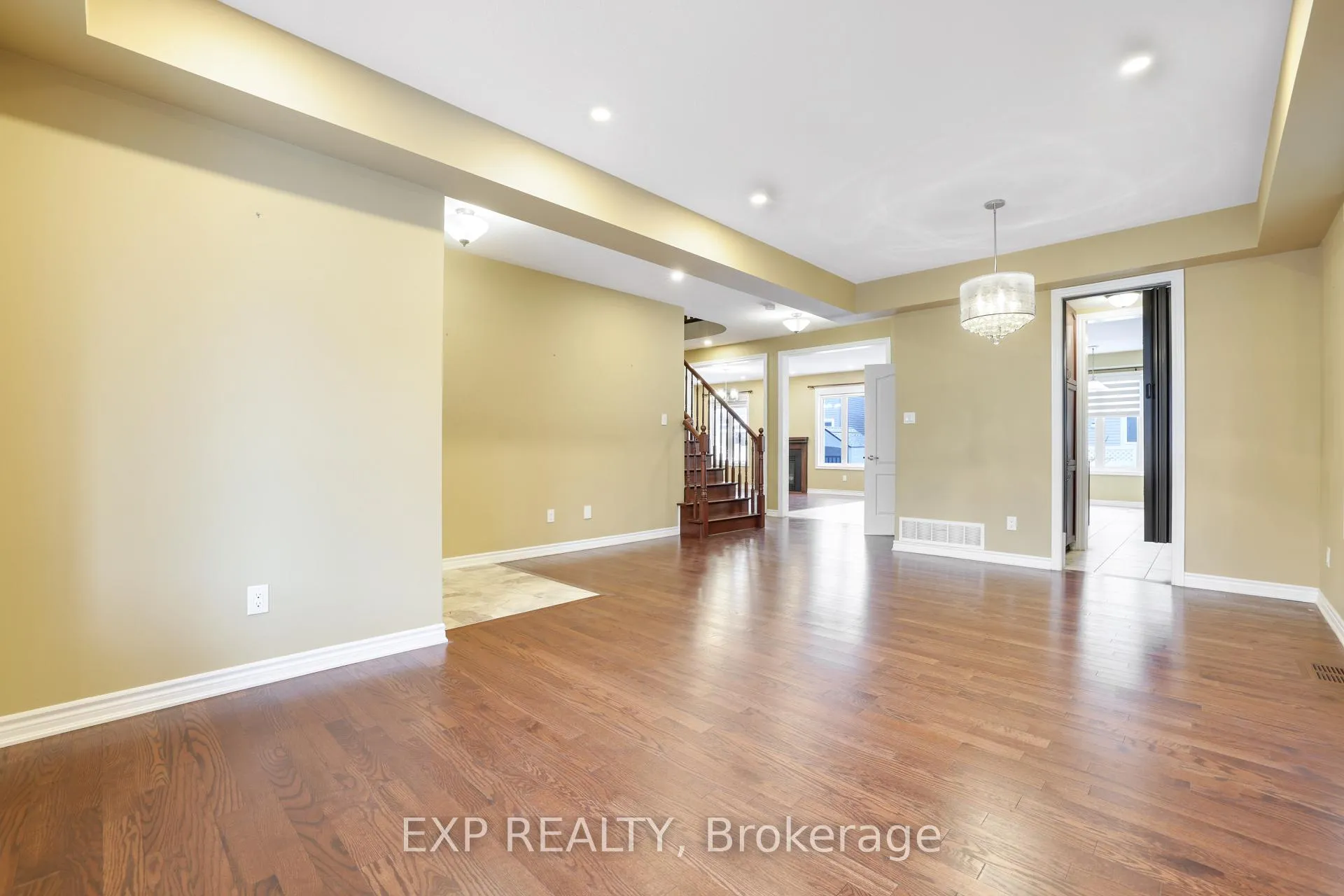 Photo 5 of 210 Rivertree Street, Ottawa, Kanata - Emerald Meadows/Trailwest — HOMEH