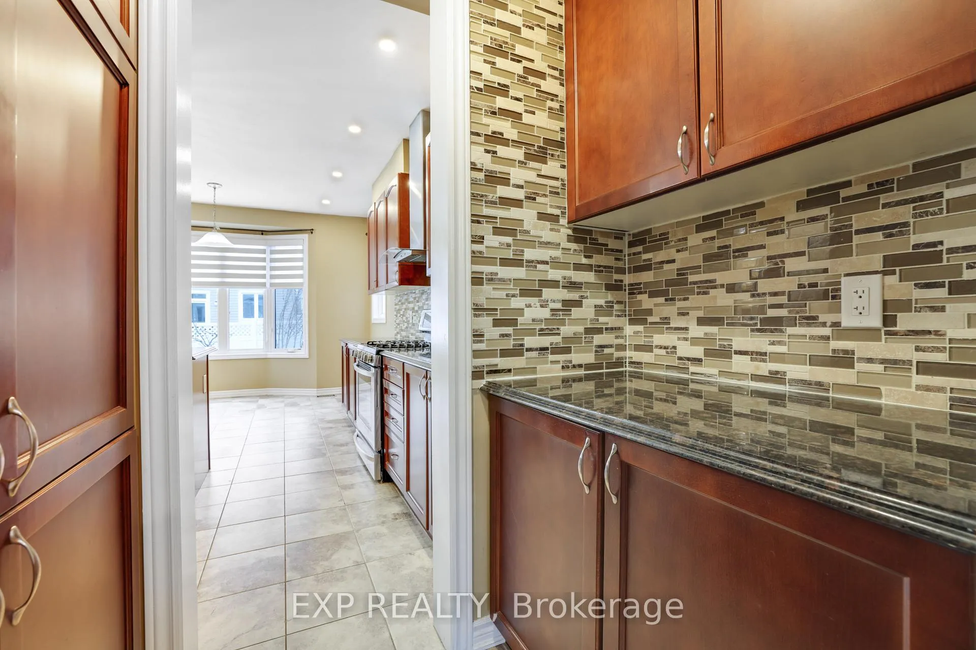 Photo 6 of 210 Rivertree Street, Ottawa, Kanata - Emerald Meadows/Trailwest — HOMEH