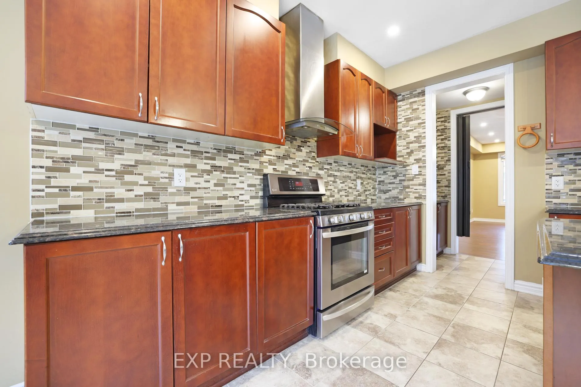 Photo 9 of 210 Rivertree Street, Ottawa, Kanata - Emerald Meadows/Trailwest — HOMEH
