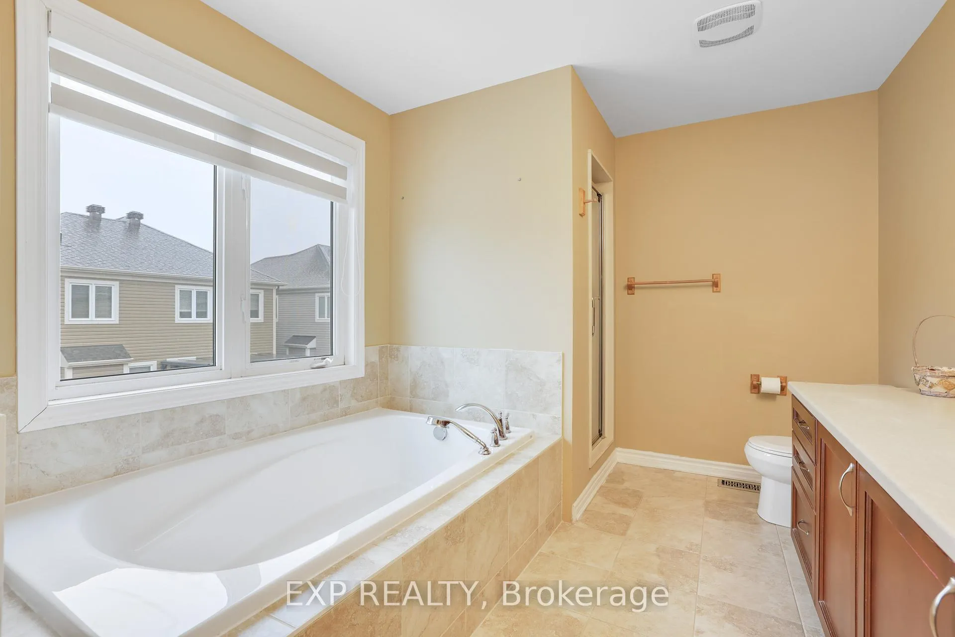 Photo 14 of 210 Rivertree Street, Ottawa, Kanata - Emerald Meadows/Trailwest — HOMEH