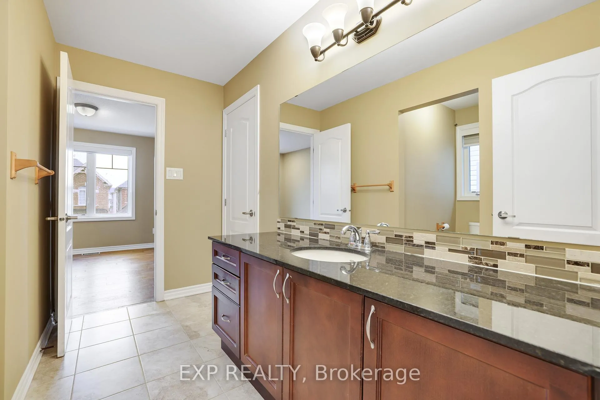 Photo 17 of 210 Rivertree Street, Ottawa, Kanata - Emerald Meadows/Trailwest — HOMEH
