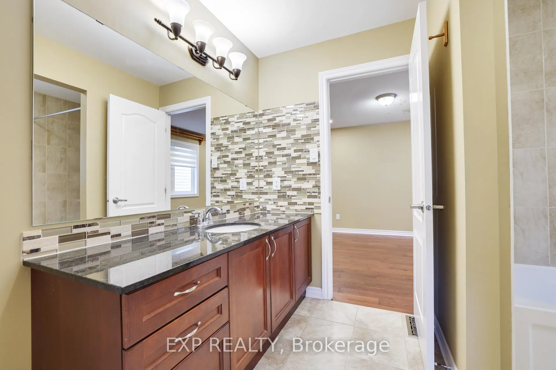Photo 20 of 210 Rivertree Street, Ottawa, Kanata - Emerald Meadows/Trailwest — HOMEH
