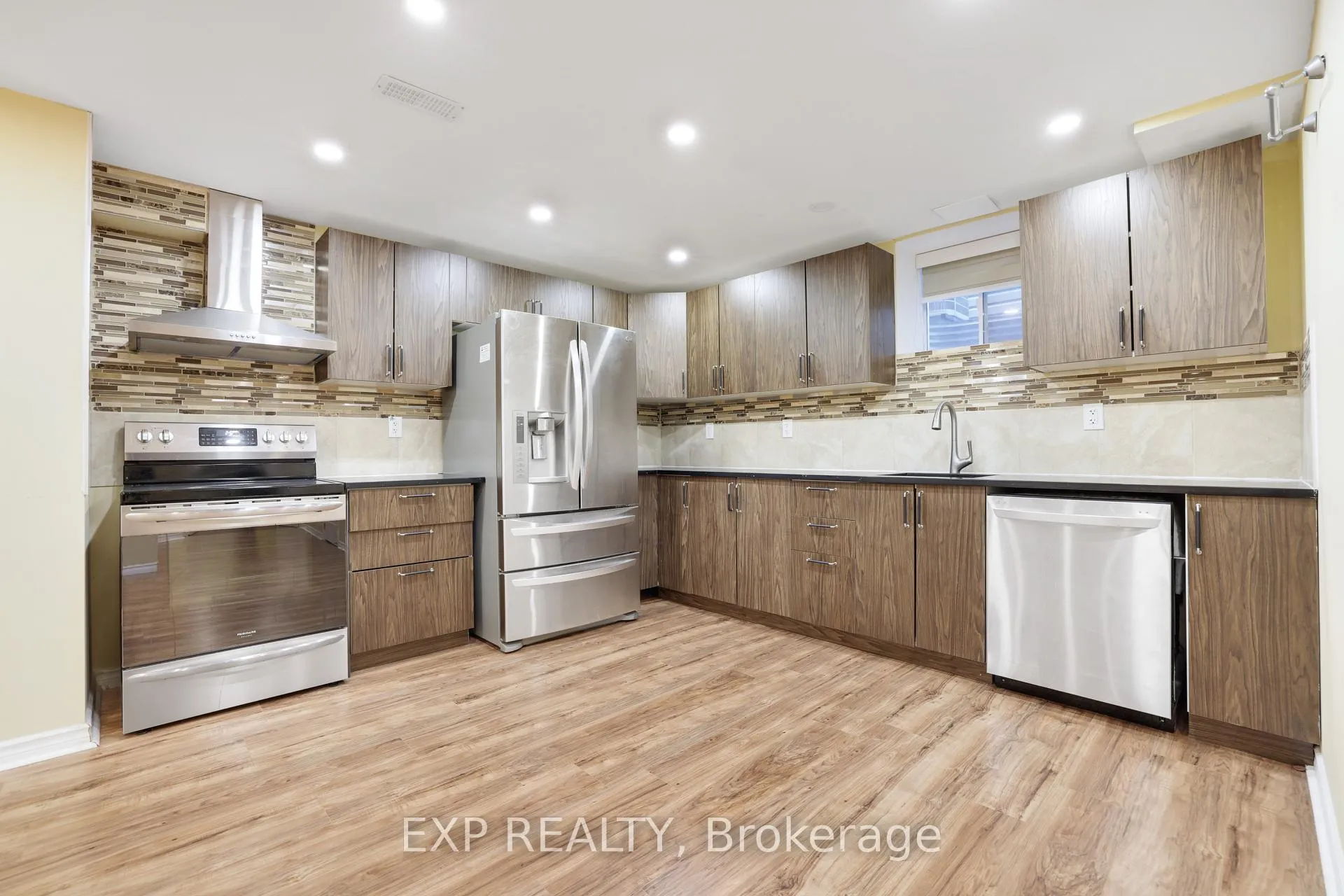 Photo 34 of 210 Rivertree Street, Ottawa, Kanata - Emerald Meadows/Trailwest — HOMEH