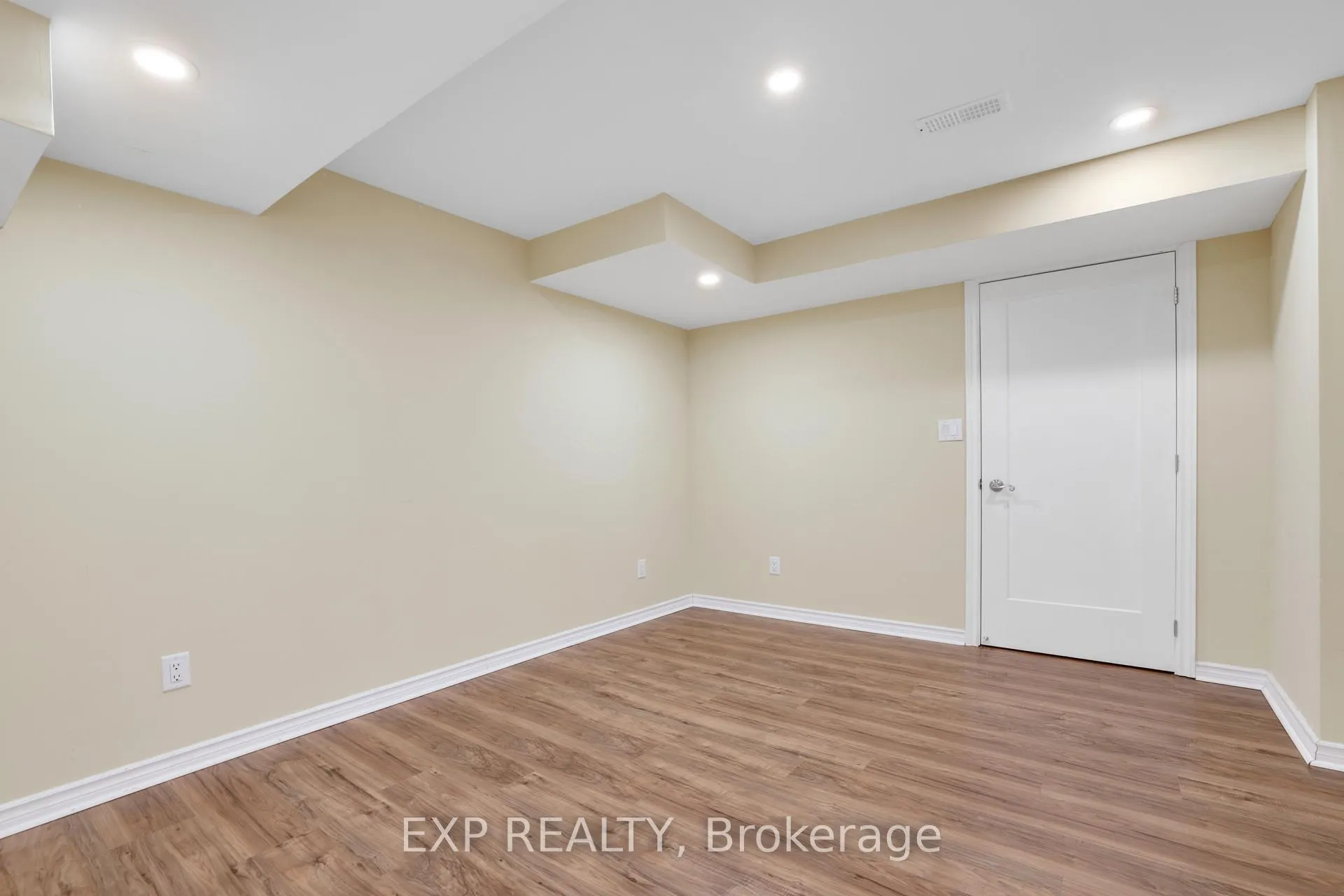 Photo 38 of 210 Rivertree Street, Ottawa, Kanata - Emerald Meadows/Trailwest — HOMEH