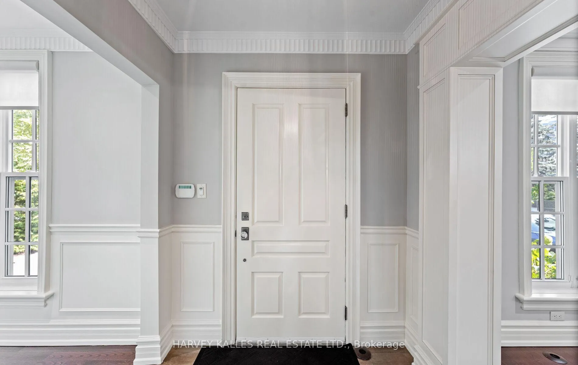 Photo 3 of 112 Mason Boulevard, Toronto, Bedford Park-Nortown — HOMEH