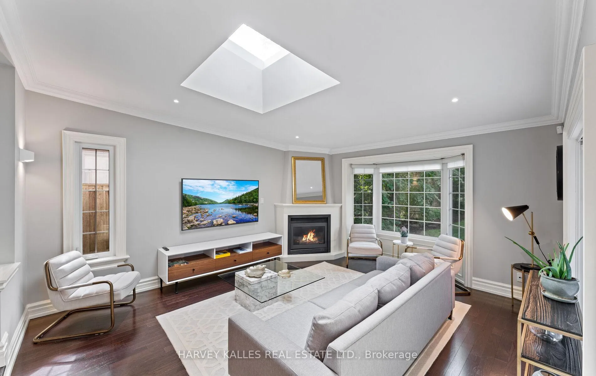 Photo 12 of 112 Mason Boulevard, Toronto, Bedford Park-Nortown — HOMEH