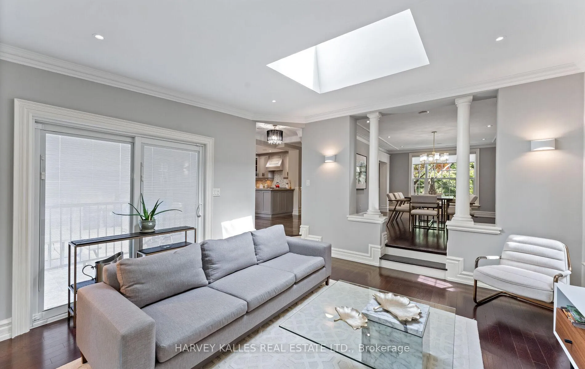 Photo 13 of 112 Mason Boulevard, Toronto, Bedford Park-Nortown — HOMEH