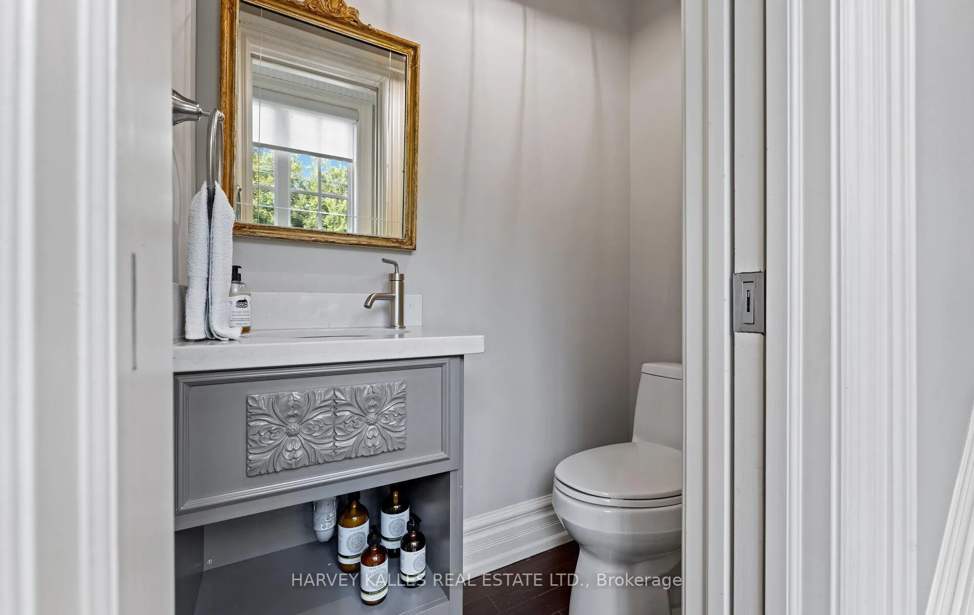 Photo 16 of 112 Mason Boulevard, Toronto, Bedford Park-Nortown — HOMEH
