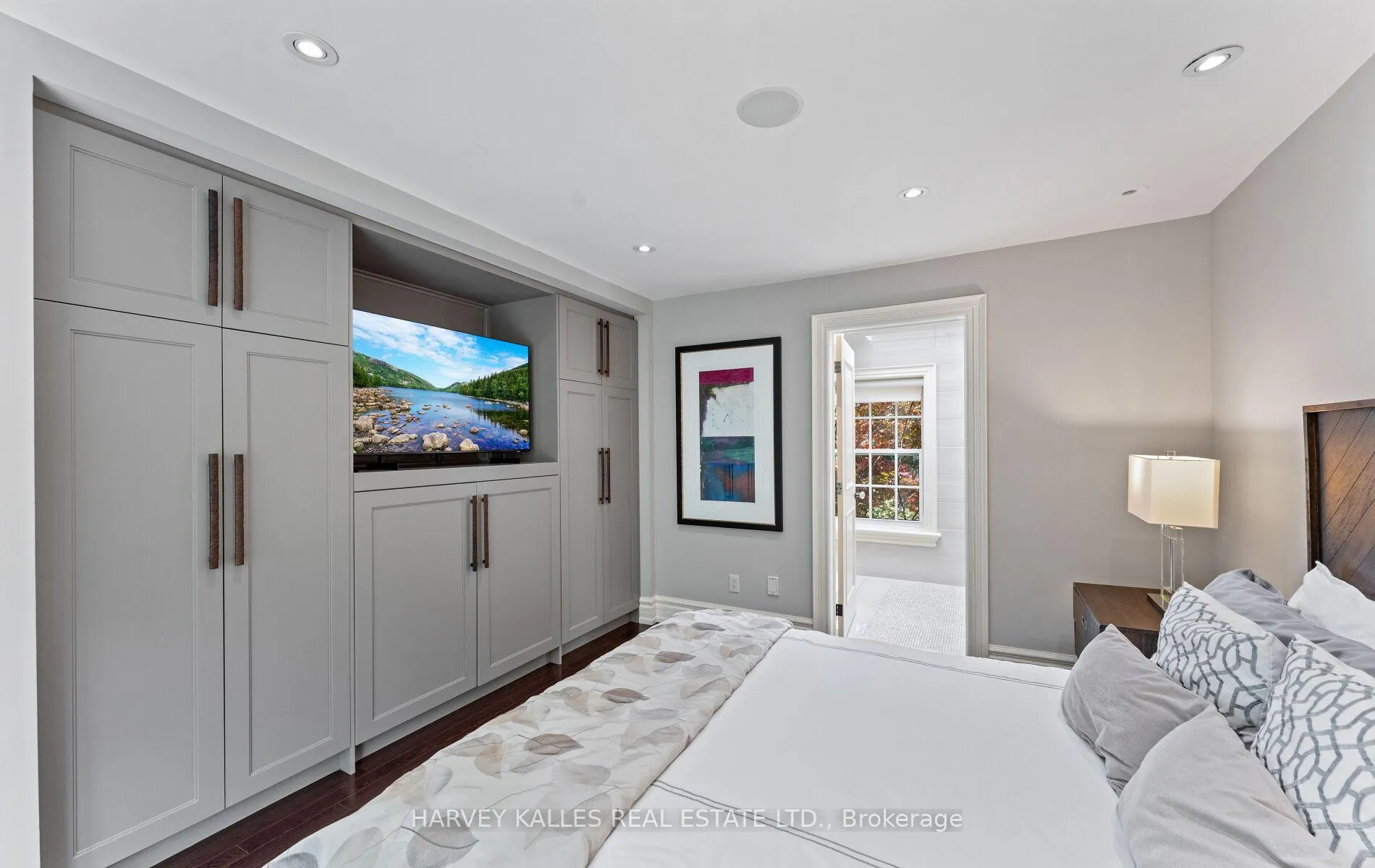 Photo 21 of 112 Mason Boulevard, Toronto, Bedford Park-Nortown — HOMEH