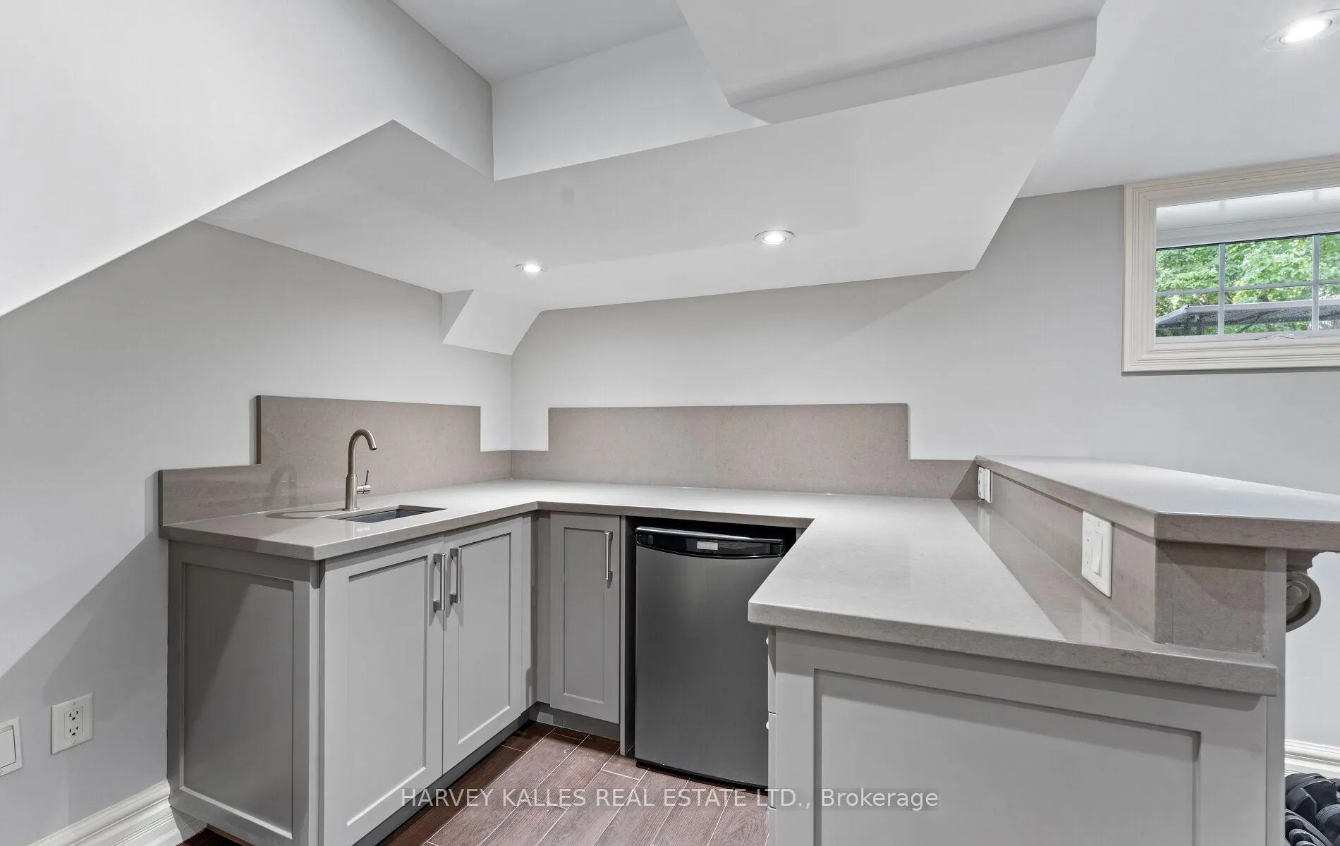 Photo 30 of 112 Mason Boulevard, Toronto, Bedford Park-Nortown — HOMEH