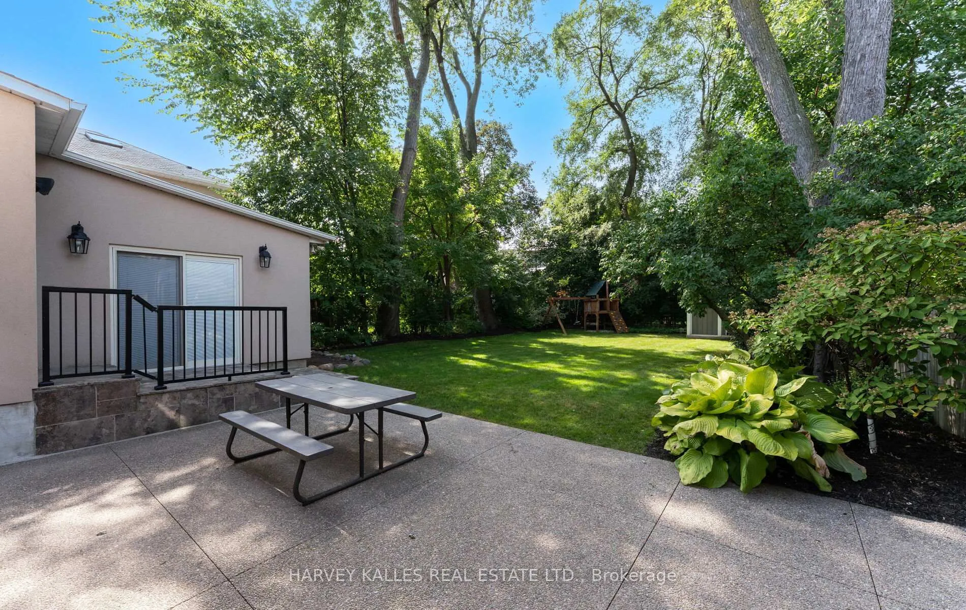 Photo 34 of 112 Mason Boulevard, Toronto, Bedford Park-Nortown — HOMEH