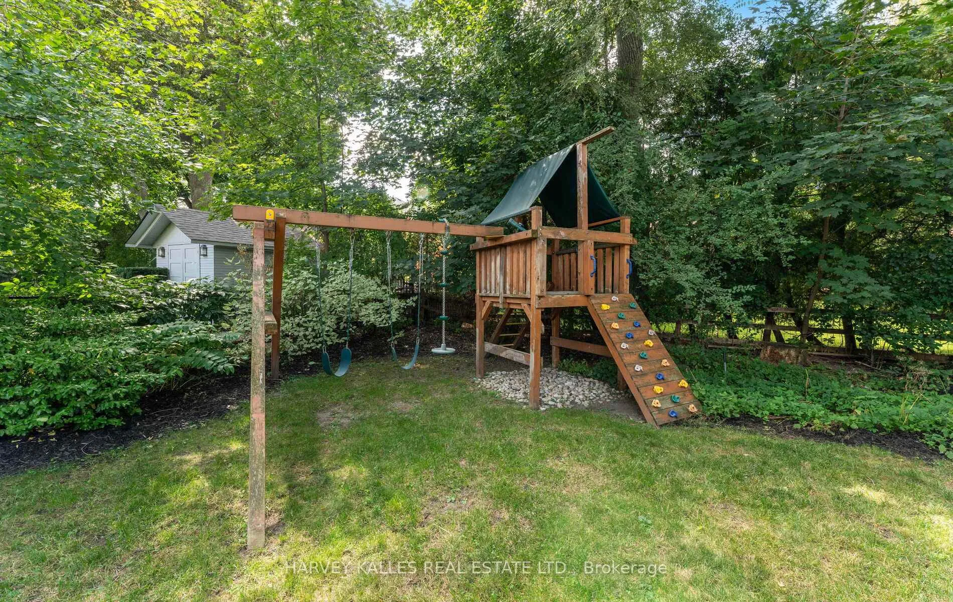 Photo 37 of 112 Mason Boulevard, Toronto, Bedford Park-Nortown — HOMEH