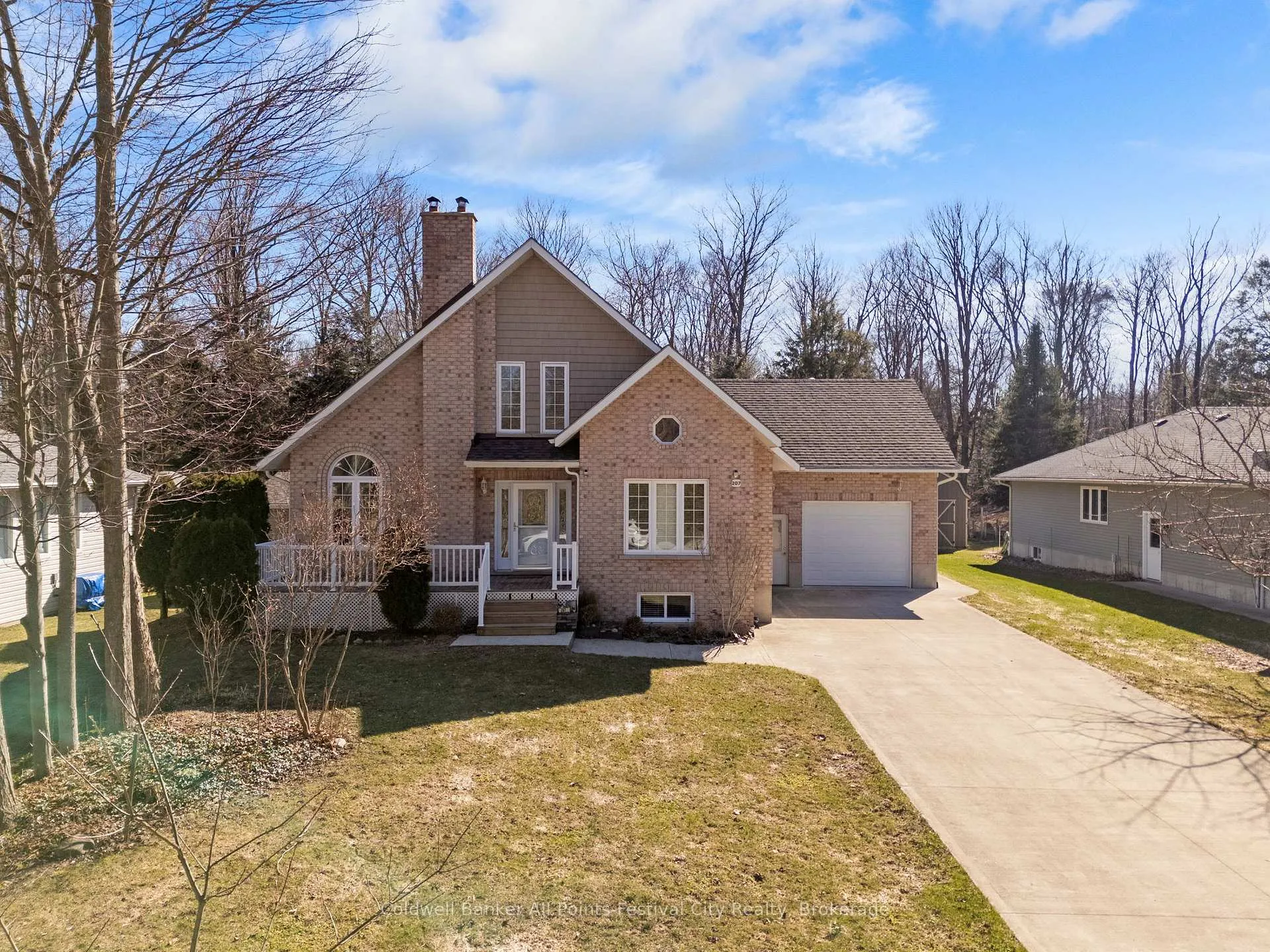 Photo 2 of 207 Birch Crescent, Huron-Kinloss — HOMEH