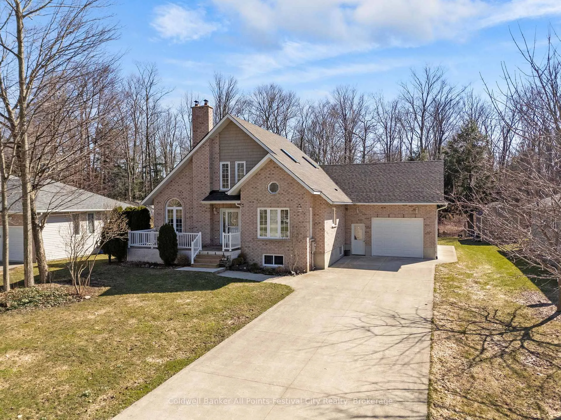 Photo 3 of 207 Birch Crescent, Huron-Kinloss — HOMEH