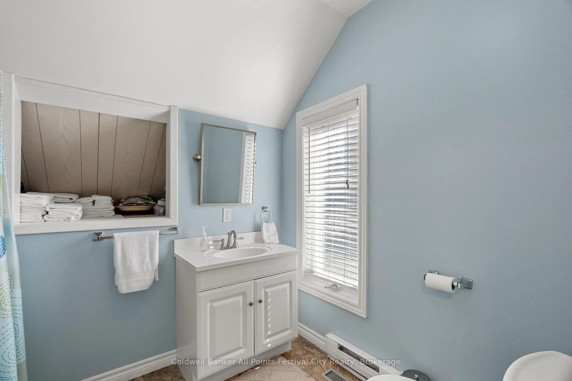 Photo 32 of 207 Birch Crescent, Huron-Kinloss — HOMEH