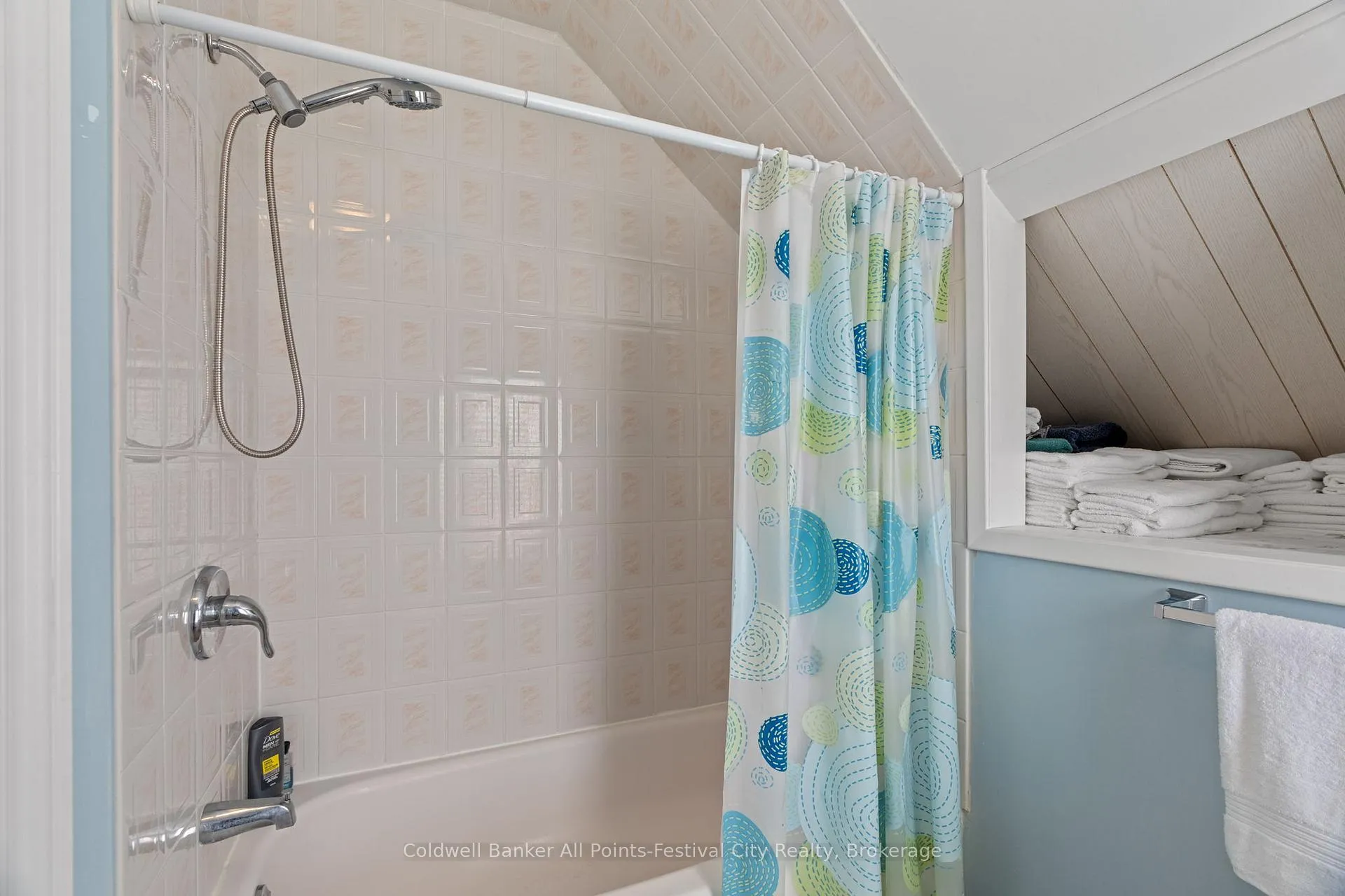 Photo 33 of 207 Birch Crescent, Huron-Kinloss — HOMEH