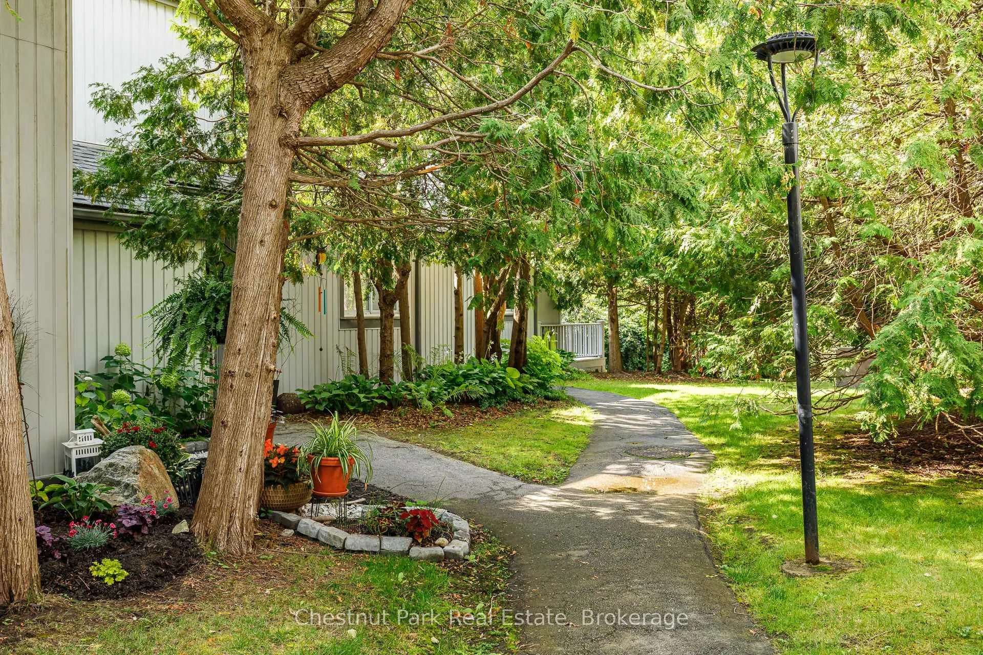 Photo 8 of Unit 407, 12 Dawson Drive, Collingwood — HOMEH