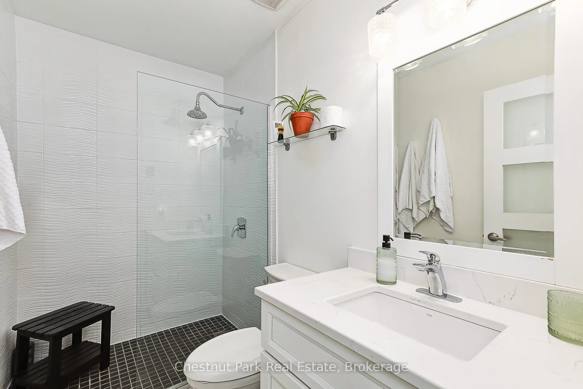 Photo 39 of Unit 407, 12 Dawson Drive, Collingwood — HOMEH