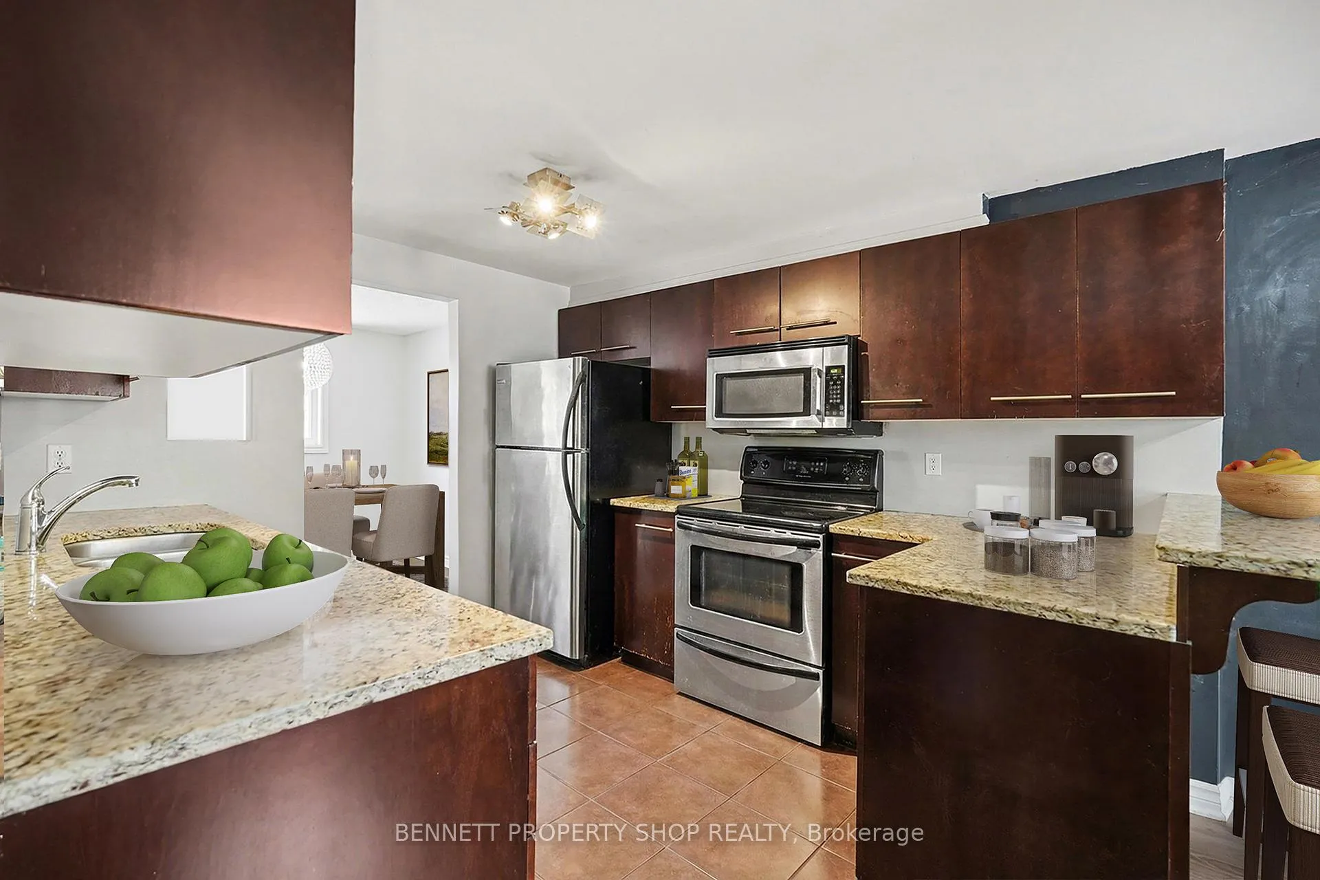 Photo 3 of Unit 41, 209 Ridgepark Private, Ottawa, Meadowlands/Crestview — HOMEH