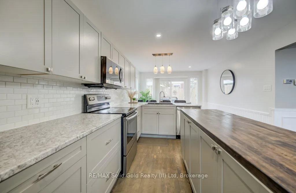 Photo 9 of 107 Old Park Lane, Kitchener — HOMEH