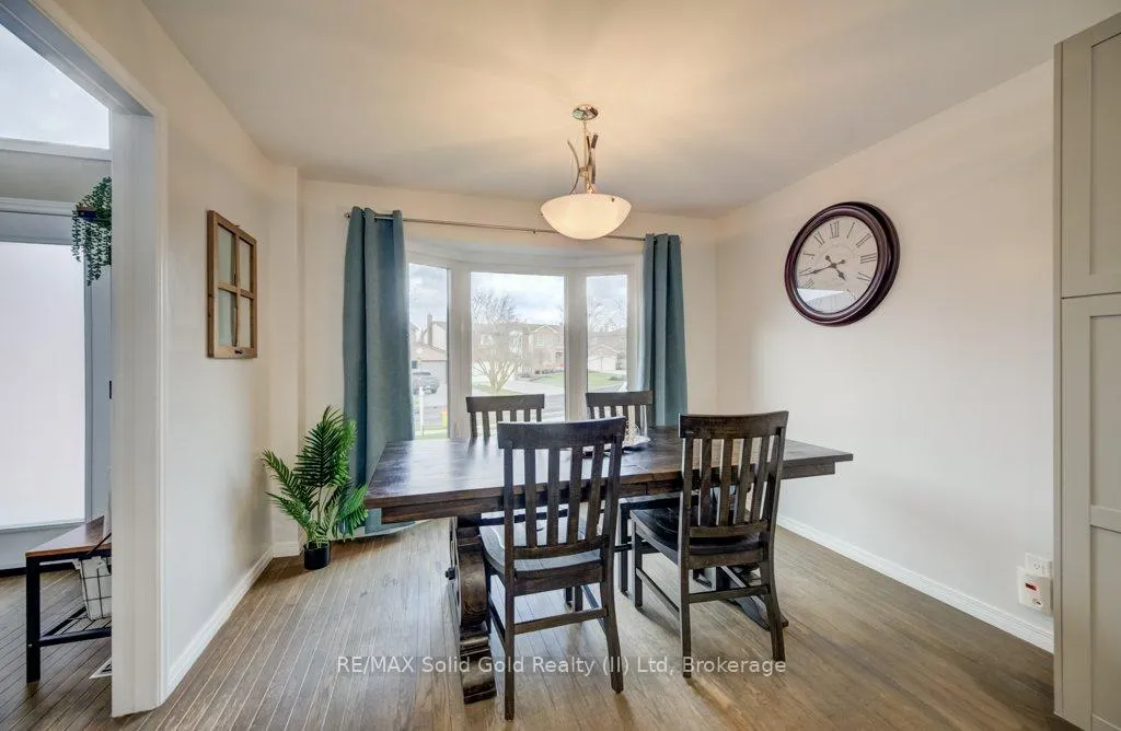 Photo 15 of 107 Old Park Lane, Kitchener — HOMEH