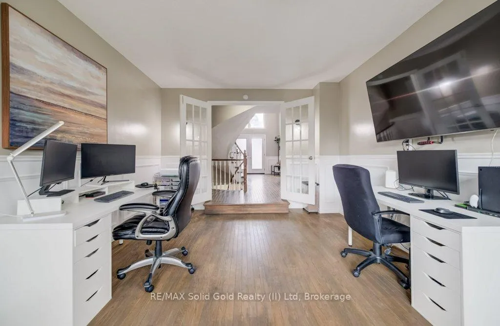 Photo 19 of 107 Old Park Lane, Kitchener — HOMEH