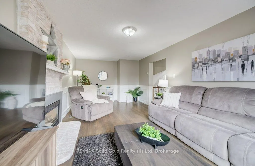 Photo 22 of 107 Old Park Lane, Kitchener — HOMEH