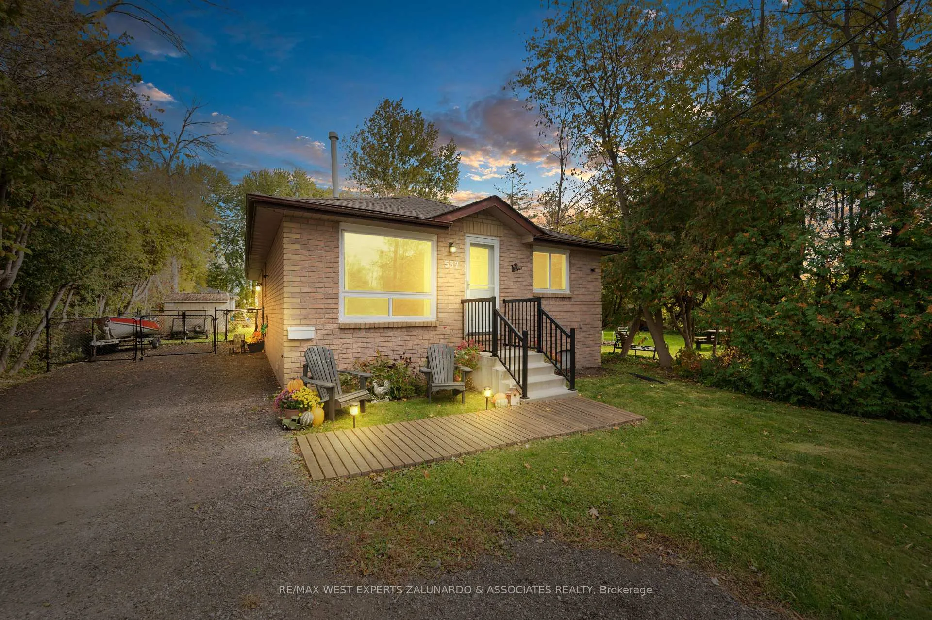 Front of 537 Lake Drive S