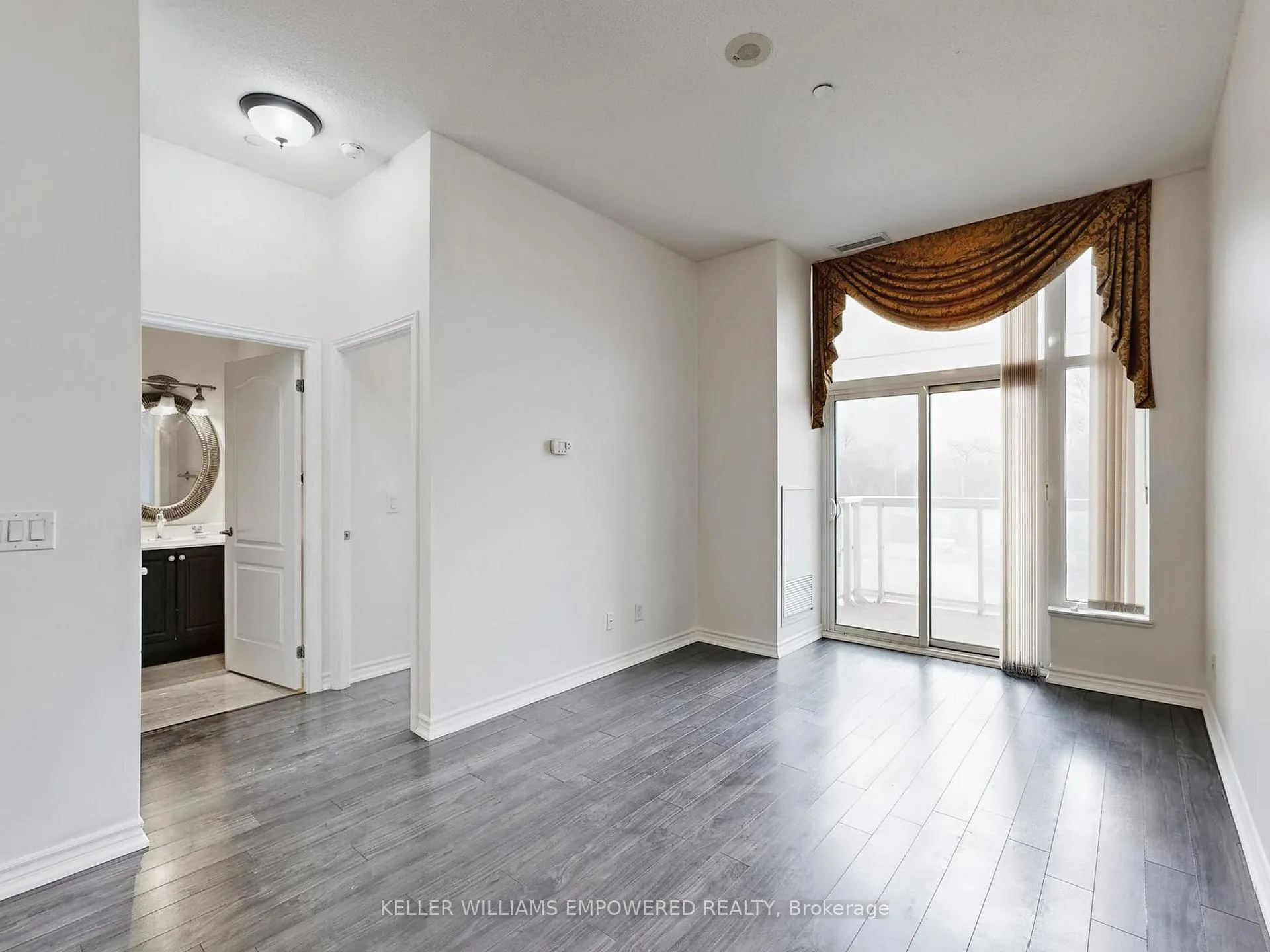 Photo 8 of Unit 120, 8323 Kennedy Road, Markham, Village Green-South Unionville — HOMEH