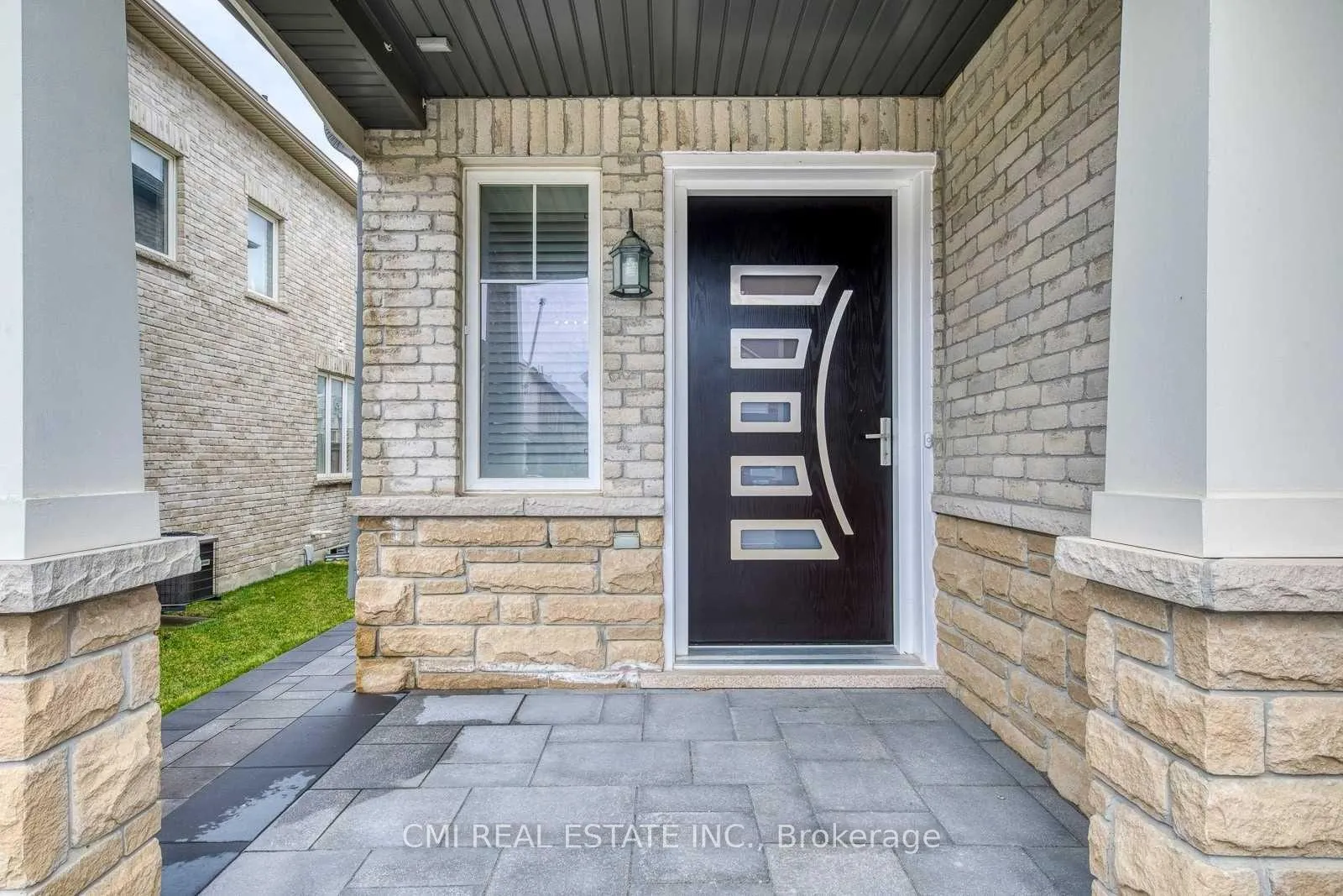 Photo 2 of 46 Losino Street, Caledon, Rural Caledon — HOMEH