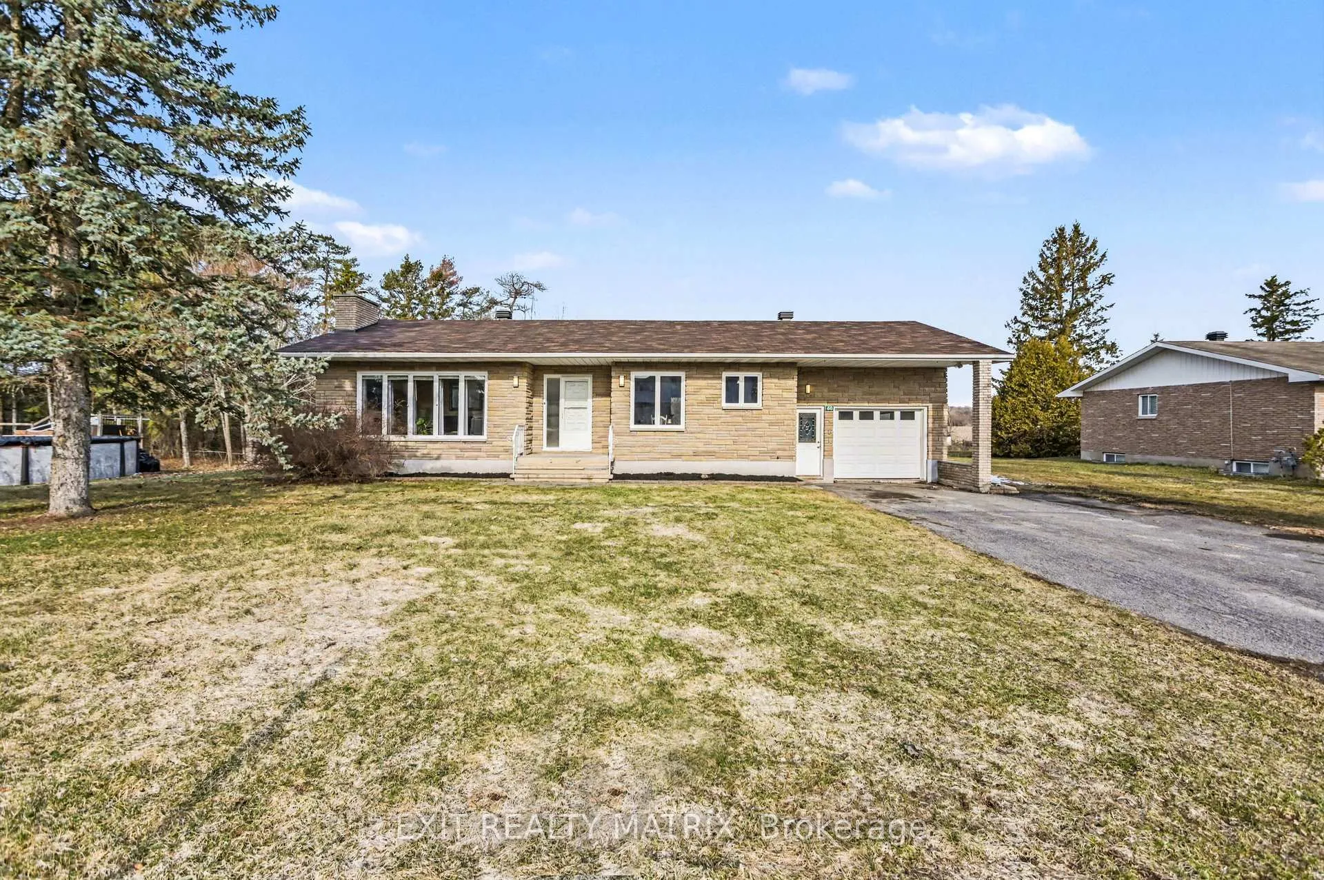Photo 1 of 60 Charles Street, North Stormont, North Stormont (Finch) Twp — HOMEH