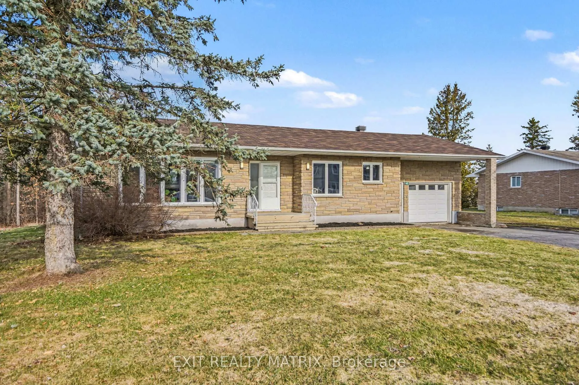 Photo 3 of 60 Charles Street, North Stormont, North Stormont (Finch) Twp — HOMEH