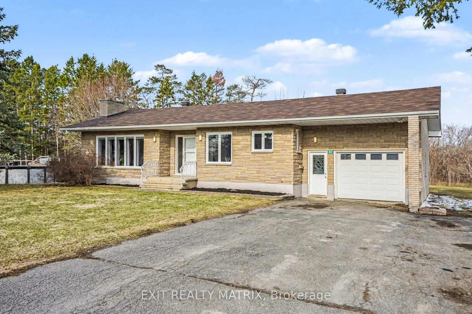 Photo 4 of 60 Charles Street, North Stormont, North Stormont (Finch) Twp — HOMEH