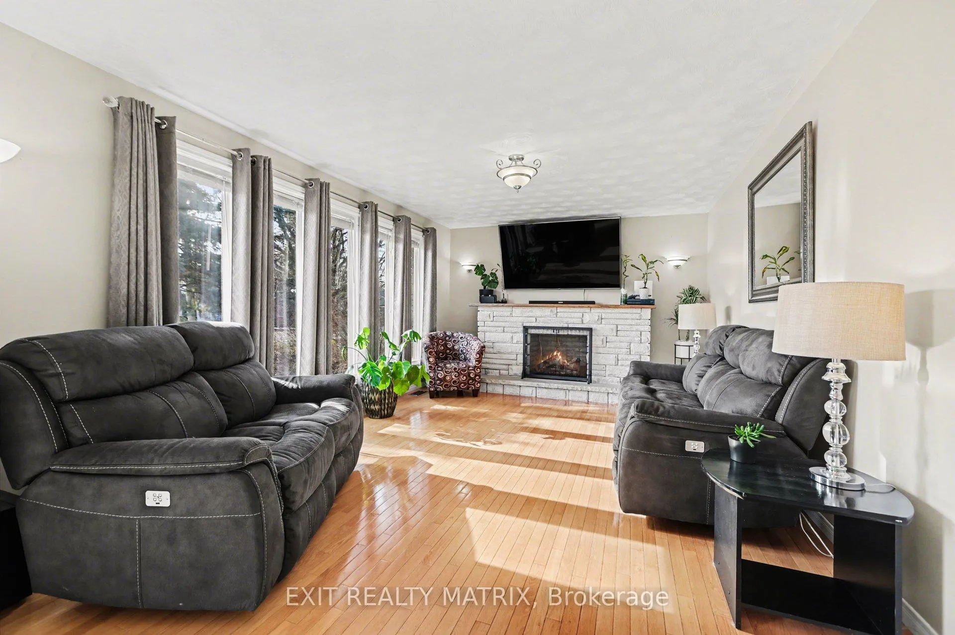 Photo 5 of 60 Charles Street, North Stormont, North Stormont (Finch) Twp — HOMEH
