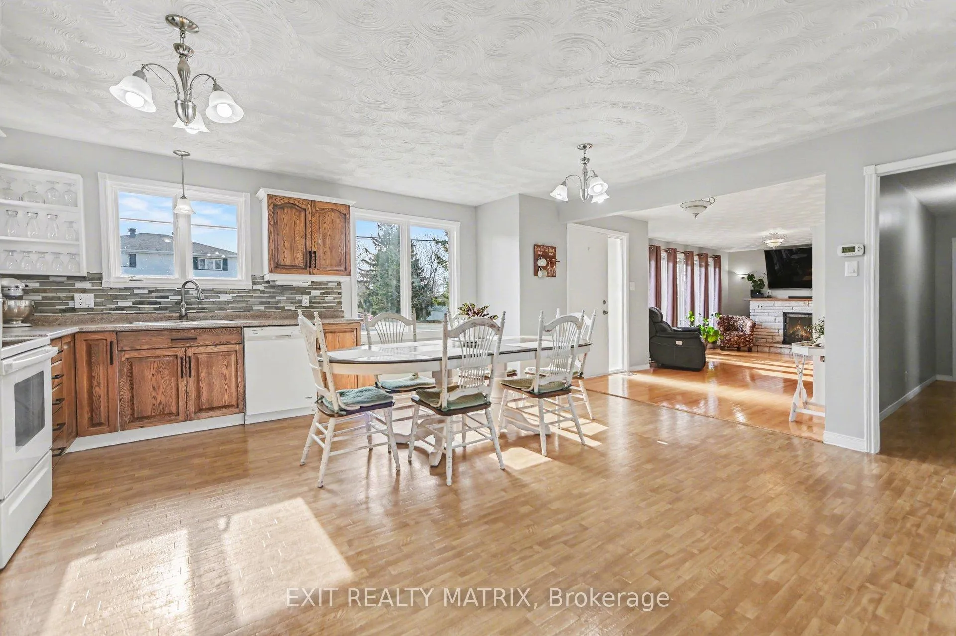 Photo 9 of 60 Charles Street, North Stormont, North Stormont (Finch) Twp — HOMEH